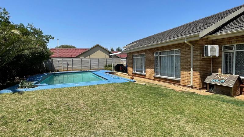 4 Bedroom Property for Sale in Meyerhof Free State